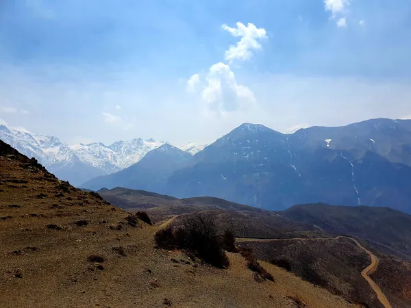 The descent from Muktinath towards Kagbeni