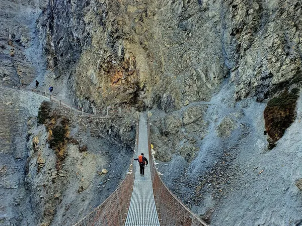 Suspension bridge on the way to Tilicho Lake