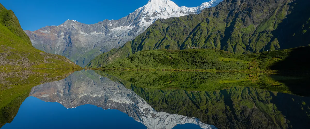 Le lac Kalo Daha et le reflet du Pabil, dans la Ruby Valley