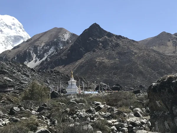 Stupa près de Kyanjin Gompa