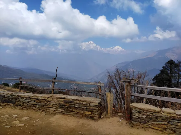 On the ridge between Ghorepani and Tadapani